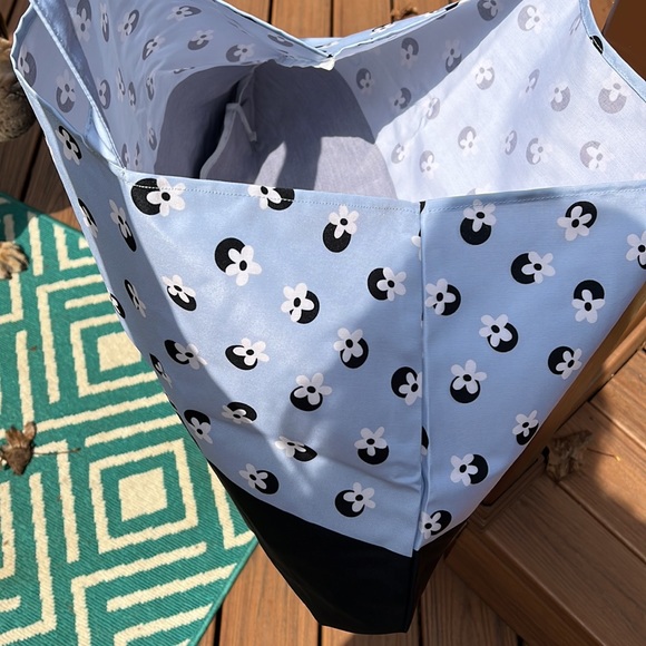 New Kate Spade ♠️ Tote with handles. Functional and beautiful - Picture 8 of 10
